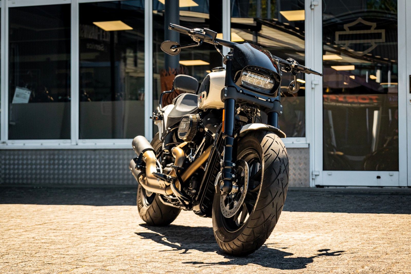 Fahrzeugabbildung Harley-Davidson FXFBS FAT BOB 114 CUI SOFTAIL - JEKILL&HYDE -