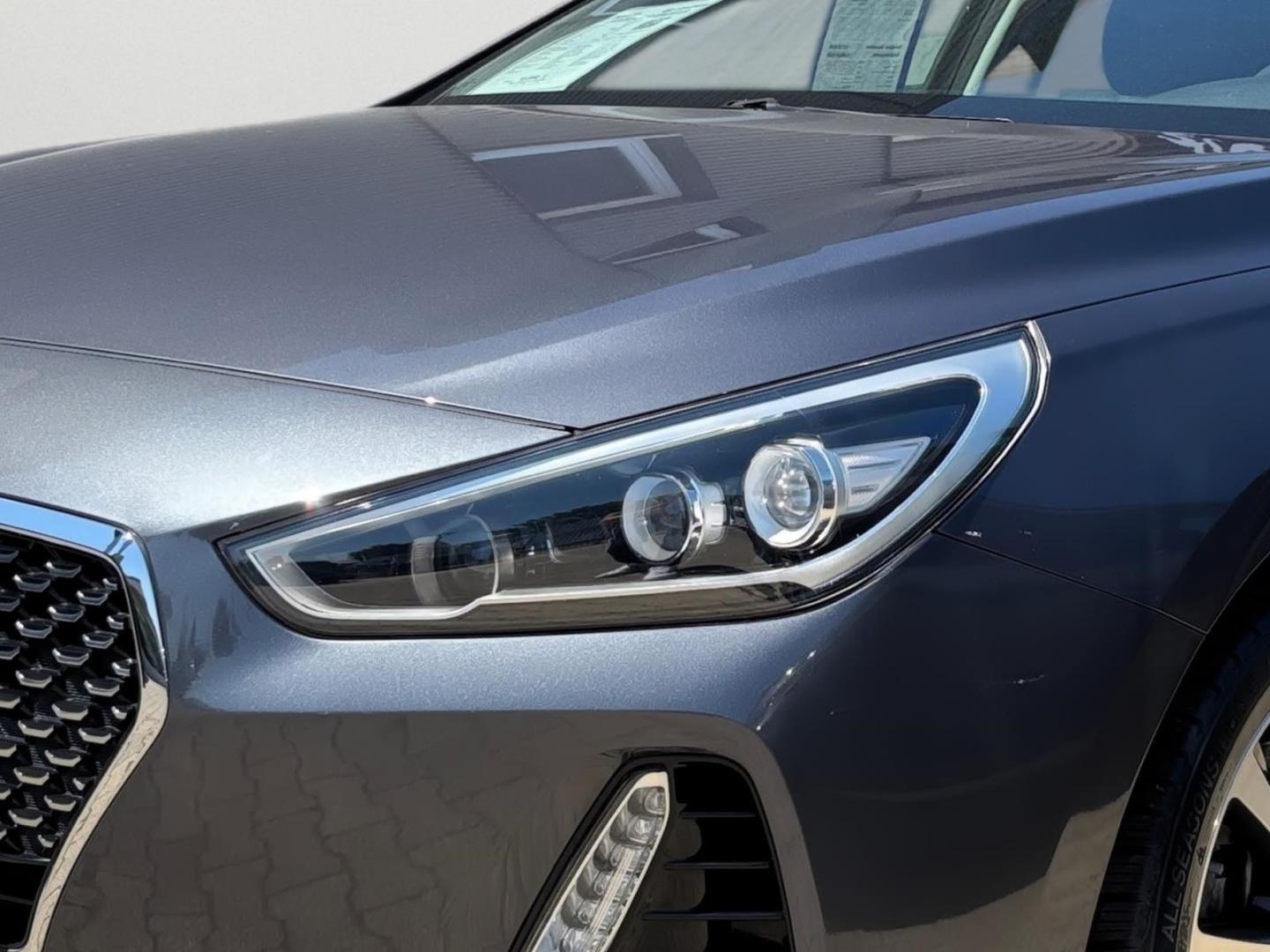 Hyundai i30 Intro LED Apple CarPlay Android Auto Mehrzon