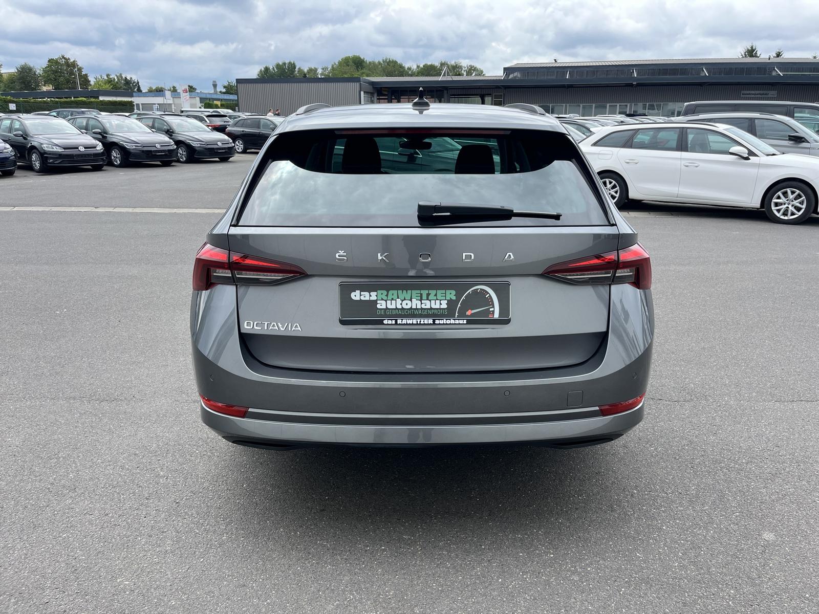 Skoda Octavia Combi 2.0 TDI DSG Blackline 141€ m.20% A