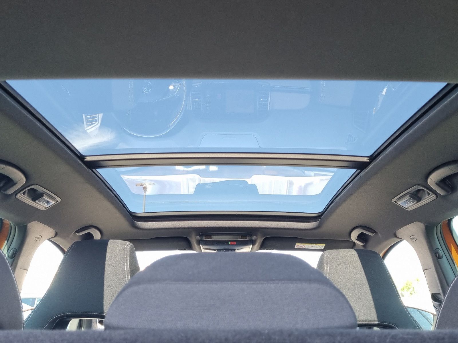 Fahrzeugabbildung SKODA Karoq Sportline 4x4 2,0 TSI DSG Navi ACC 360°