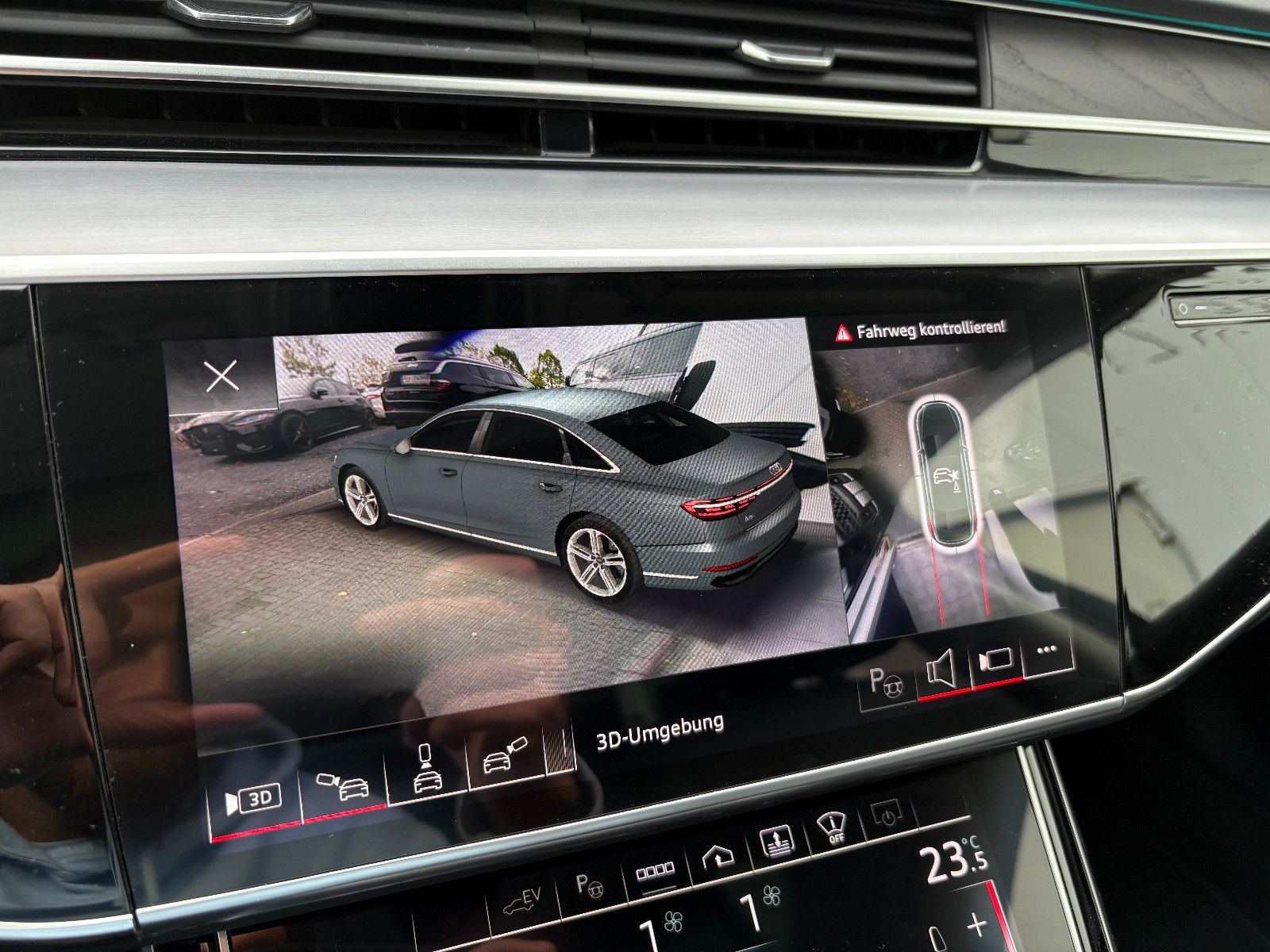 Fahrzeugabbildung Audi A8 60 TFSI e L quattro/Chauffeur-Paket/Fond-TV/