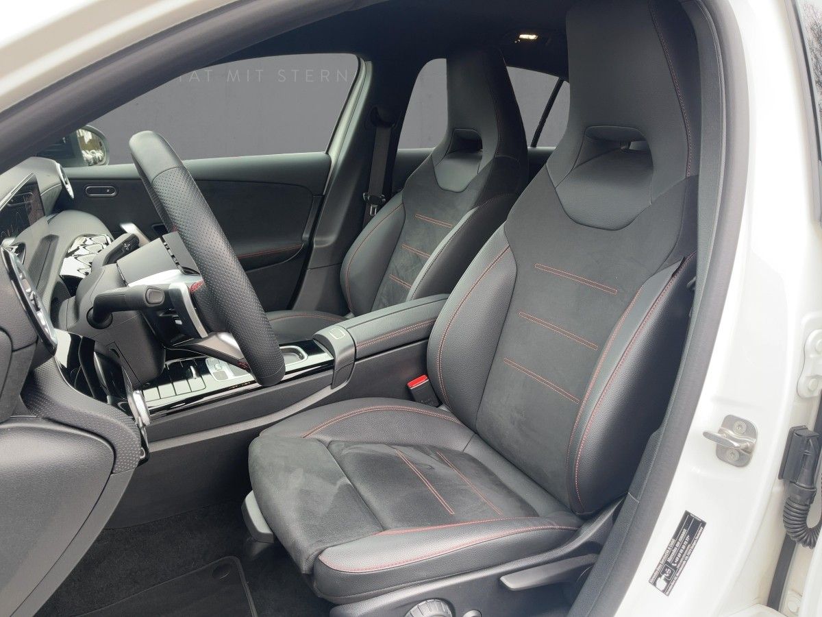 Fahrzeugabbildung Mercedes-Benz A 180 AMG/Night/Kamera/LED/AHK