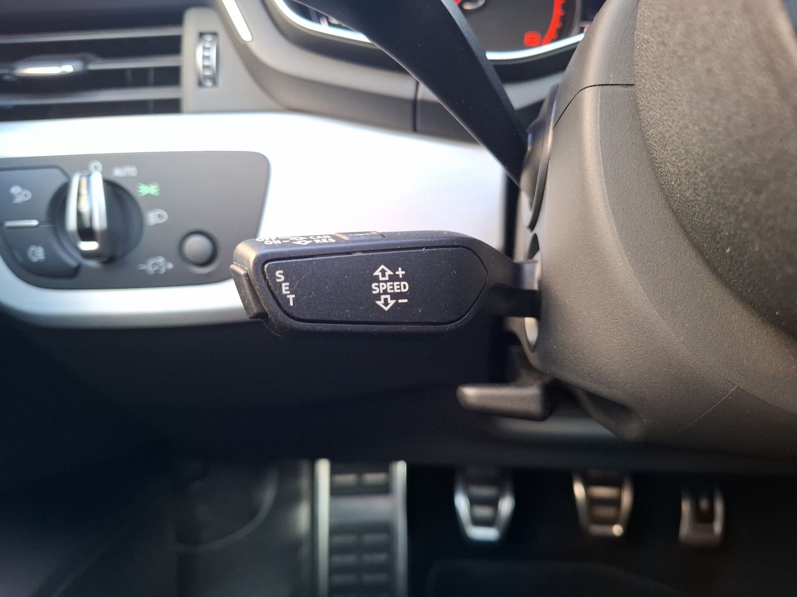 Fahrzeugabbildung Audi A4 Avant TFSI ultra S-Line LED AHK Navi B&O SH 1