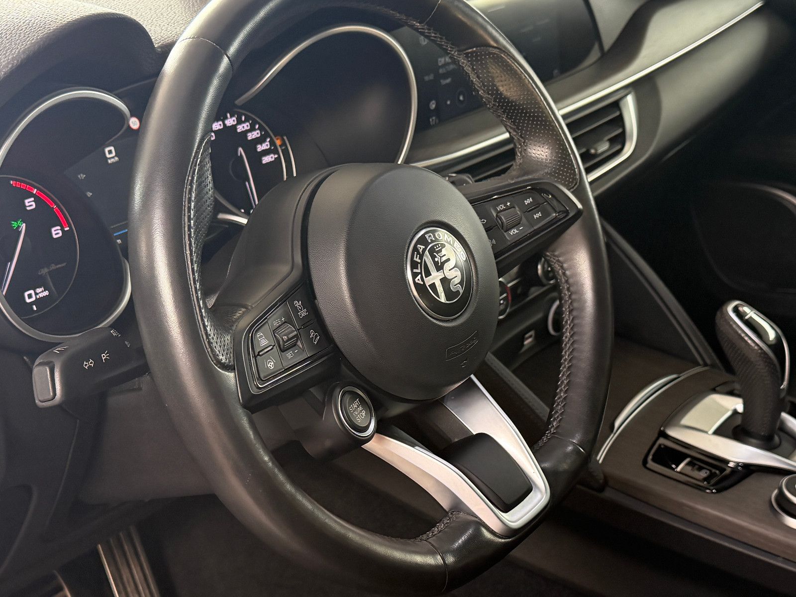 Fahrzeugabbildung Alfa Romeo Stelvio Ti Q4/MEMORY/NAVI/KAMERA/ACC/KLIMA