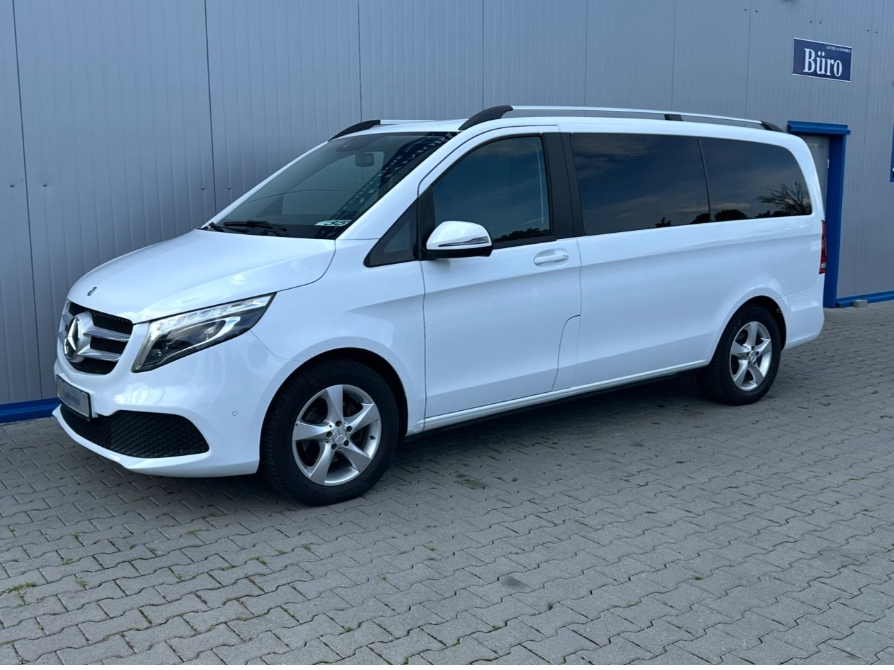 MERCEDES-BENZ V220 d LANG 4M 9G WEBASTO NAVI MBUX AHK 7-SITZER