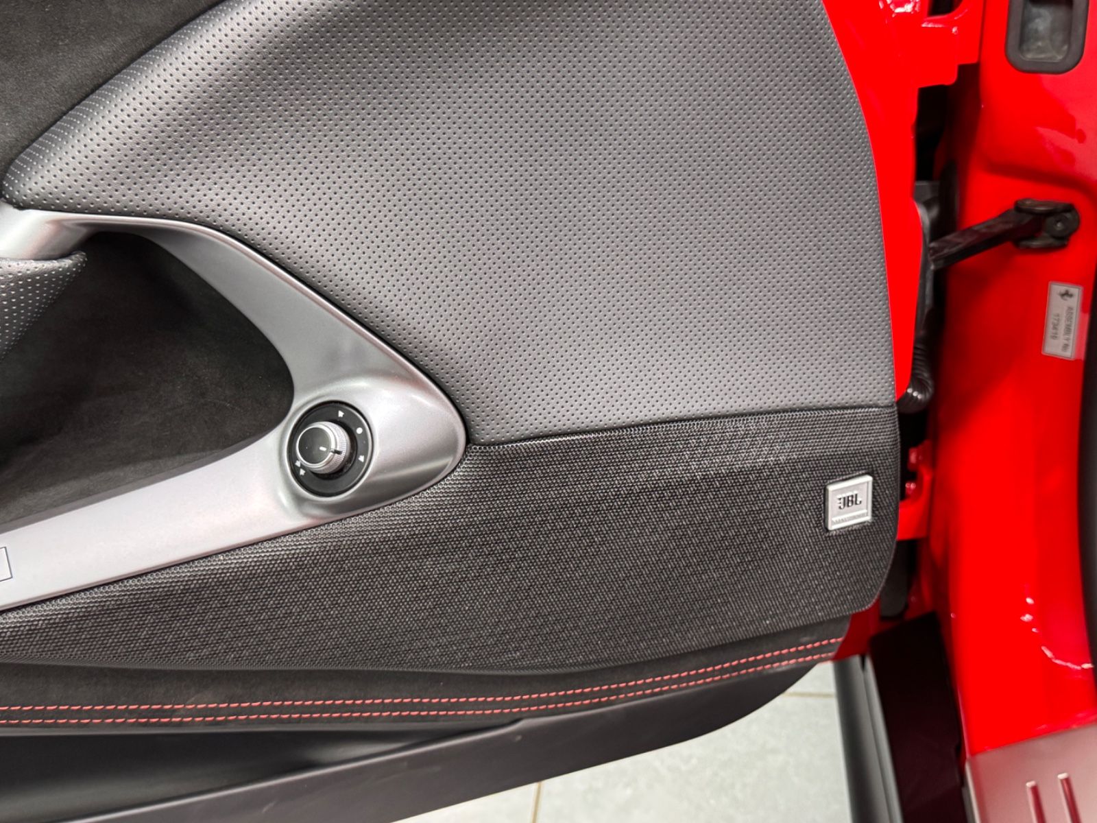 Fahrzeugabbildung Ferrari 812 Superfast|CARBON-SCHALENSITZE|360"KAMERA|ACC