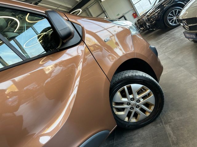 Opel Vivaro B Combi 2,7t *8Sitzer*Navi*AHK*Klima*