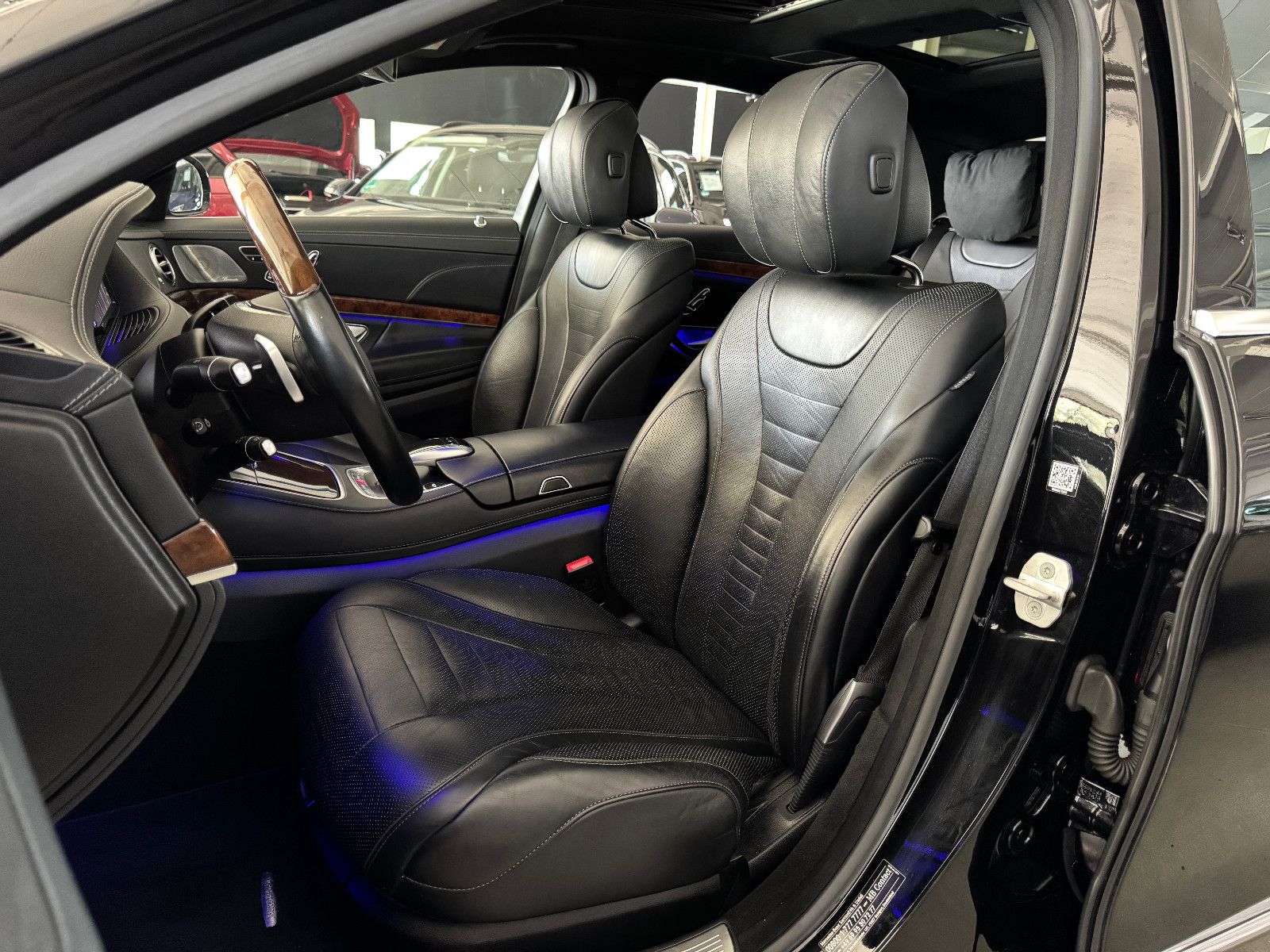 Fahrzeugabbildung Mercedes-Benz S 500 4MATIC LANG PANORAMA BURMESTER 4XSITZKLIMA
