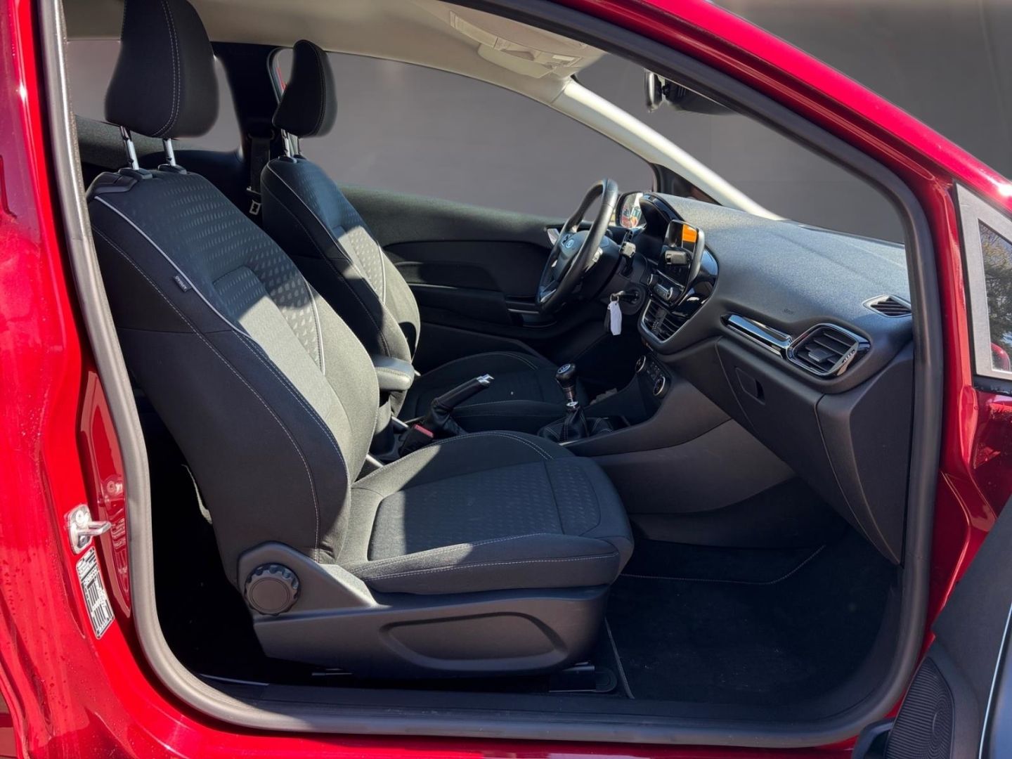 Fahrzeugabbildung Ford Fiesta Titanium, Alus,Klima,NSW Ambientebeleucht