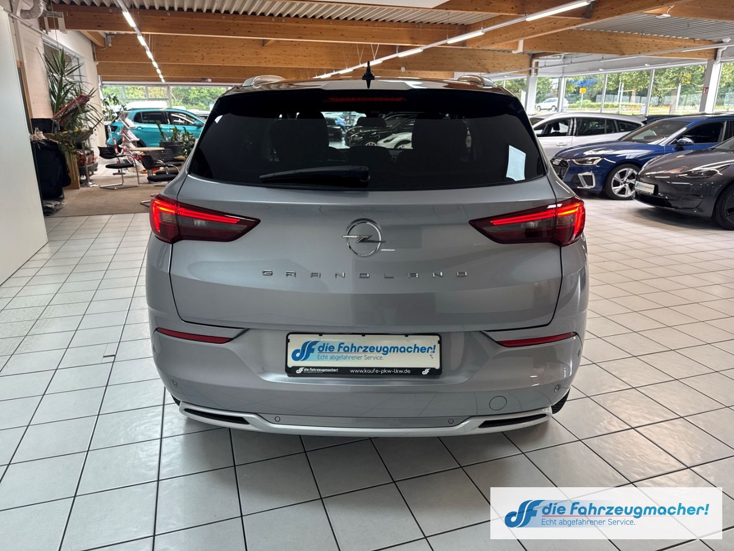 Fahrzeugabbildung Opel Grandland Ultimate 1.5 DNavi Leder Kamera Klimas