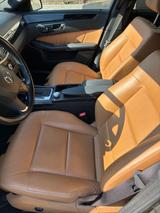 Mercedes-Benz E 250 CGI T-Modell Avantgarde Leder Pano AHK Top - Mercedes-Benz Kombi aus dem Jahr 2010
