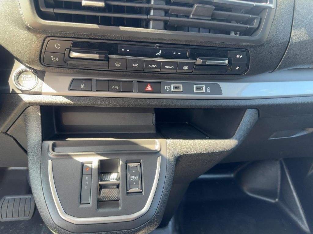 Fahrzeugabbildung Opel Vivaro erhöhte Nutzlast M Laderaumboden und Seit