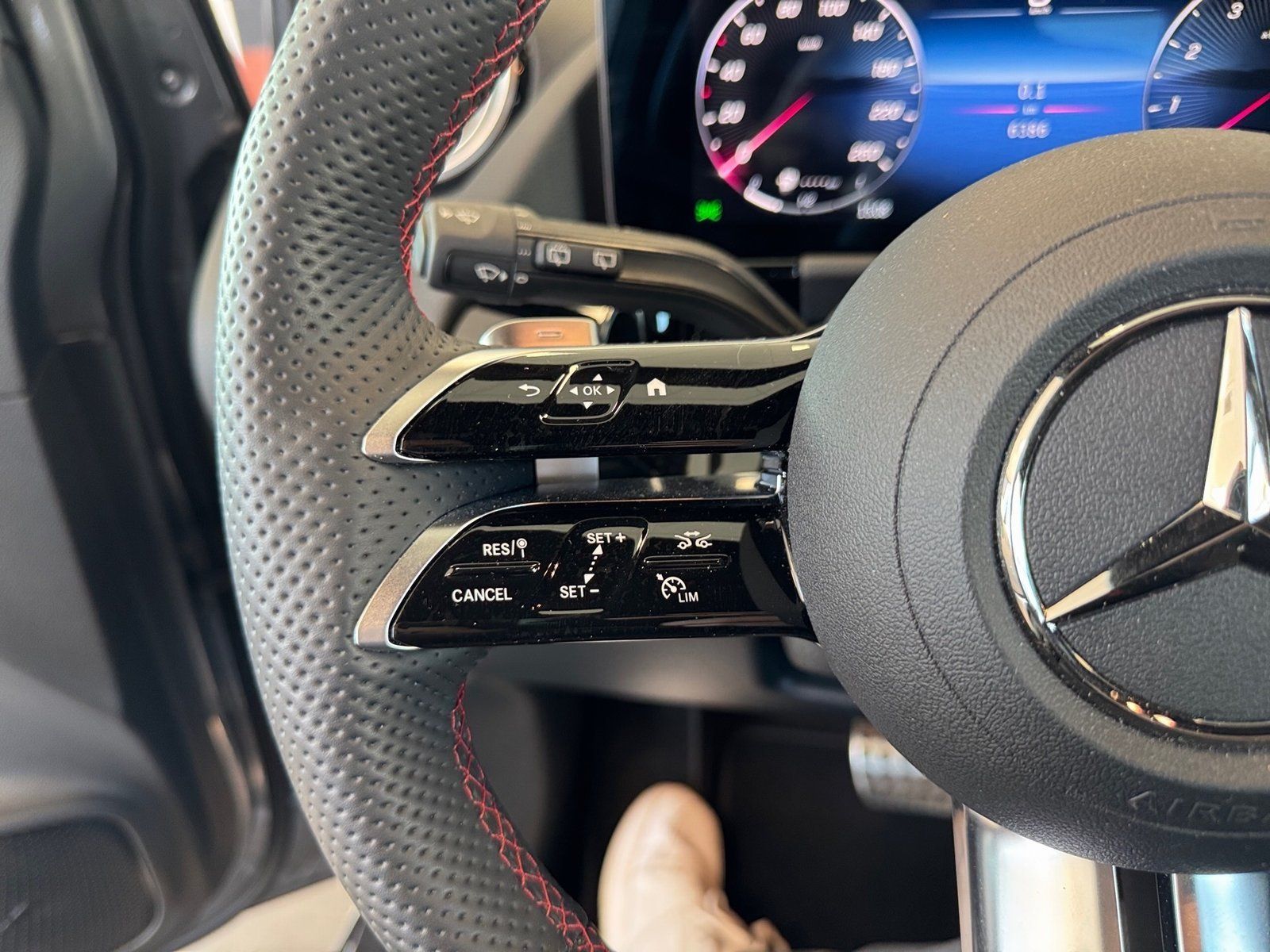 Fahrzeugabbildung Mercedes-Benz B 200 AMG*Totwinkel*Night*LED*Kamera*Easy-Pack*