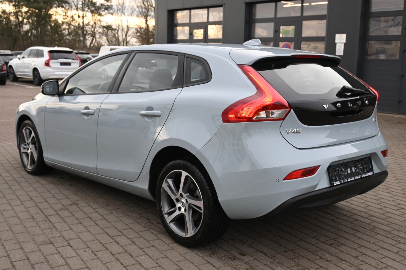 Fahrzeugabbildung Volvo V40 D2  Kinetic *TEMPO*NAV*LED*RFK*CD*