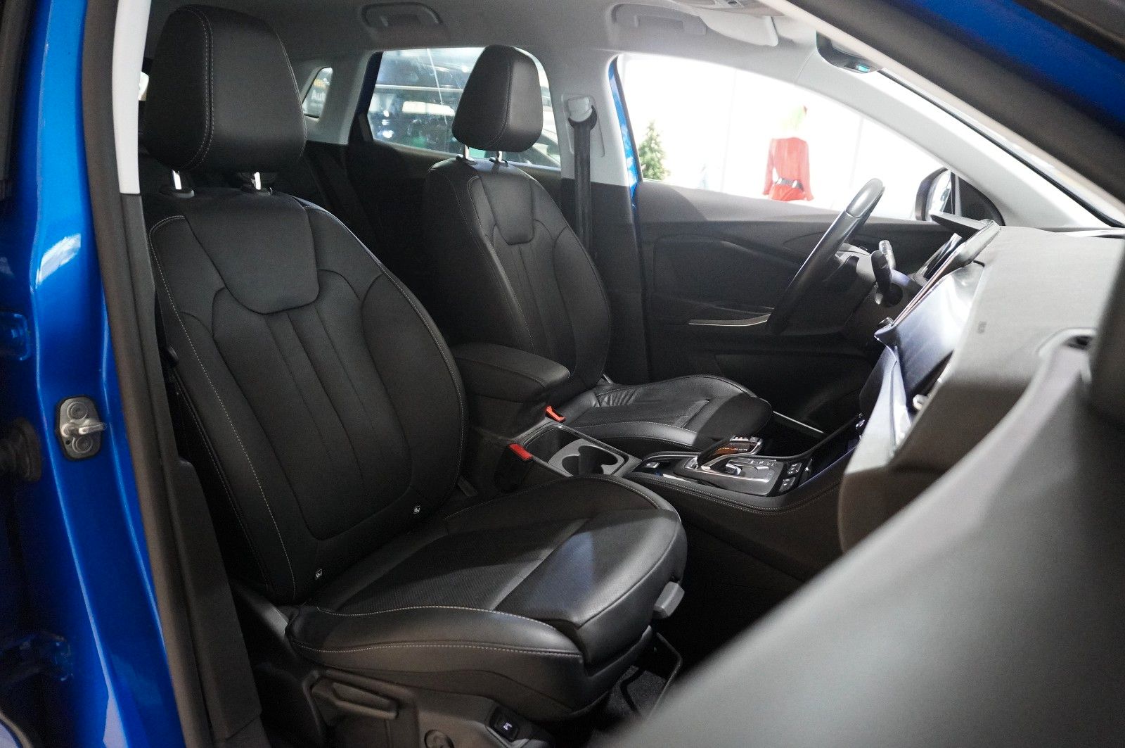 Fahrzeugabbildung Opel Grandland (X) 1.6 HYBRID 4X4 ULTIM. NAVI/360°/SH