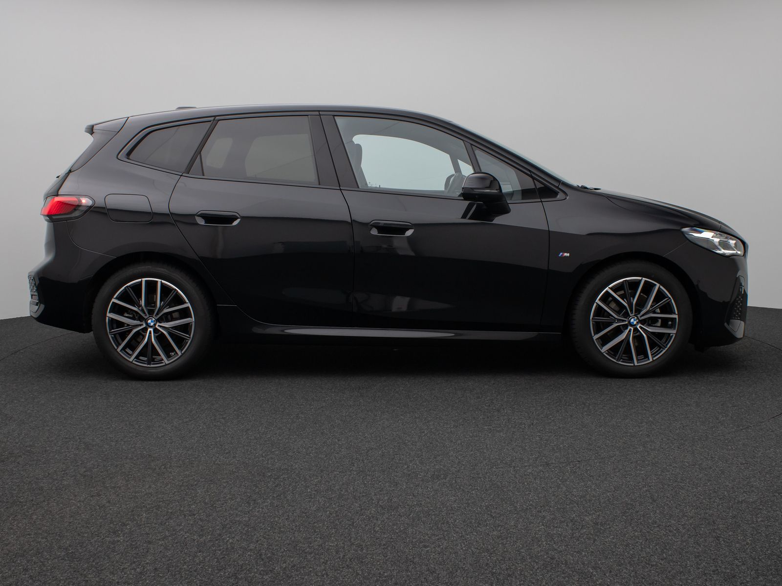 Fahrzeugabbildung BMW 218d Active Tourer M Sport 360°ACC H/K DAB HUD