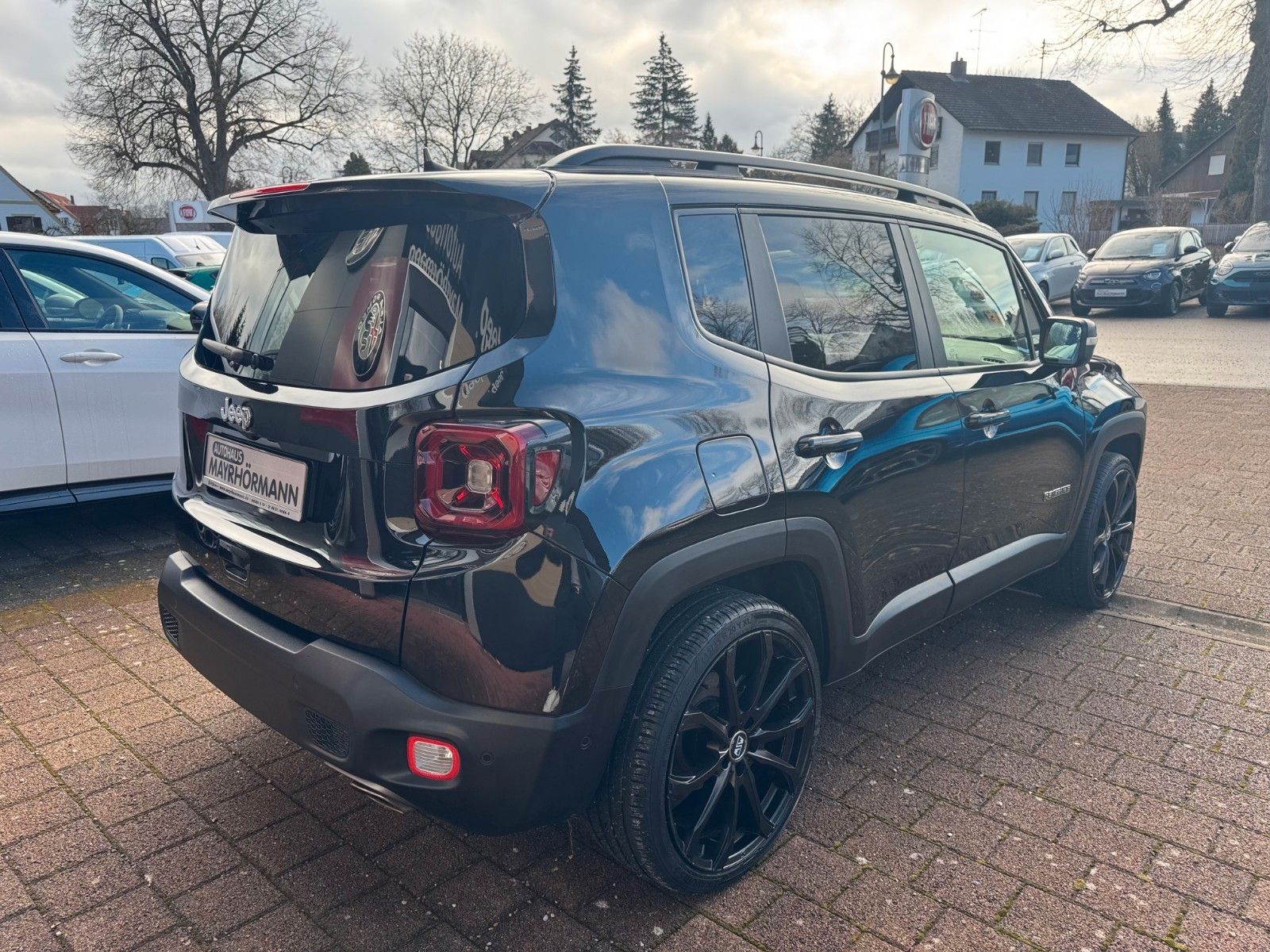 Fahrzeugabbildung Jeep Renegade Lim. 1,0 T-GDI 120PS NAVI SITZHEIZUNG