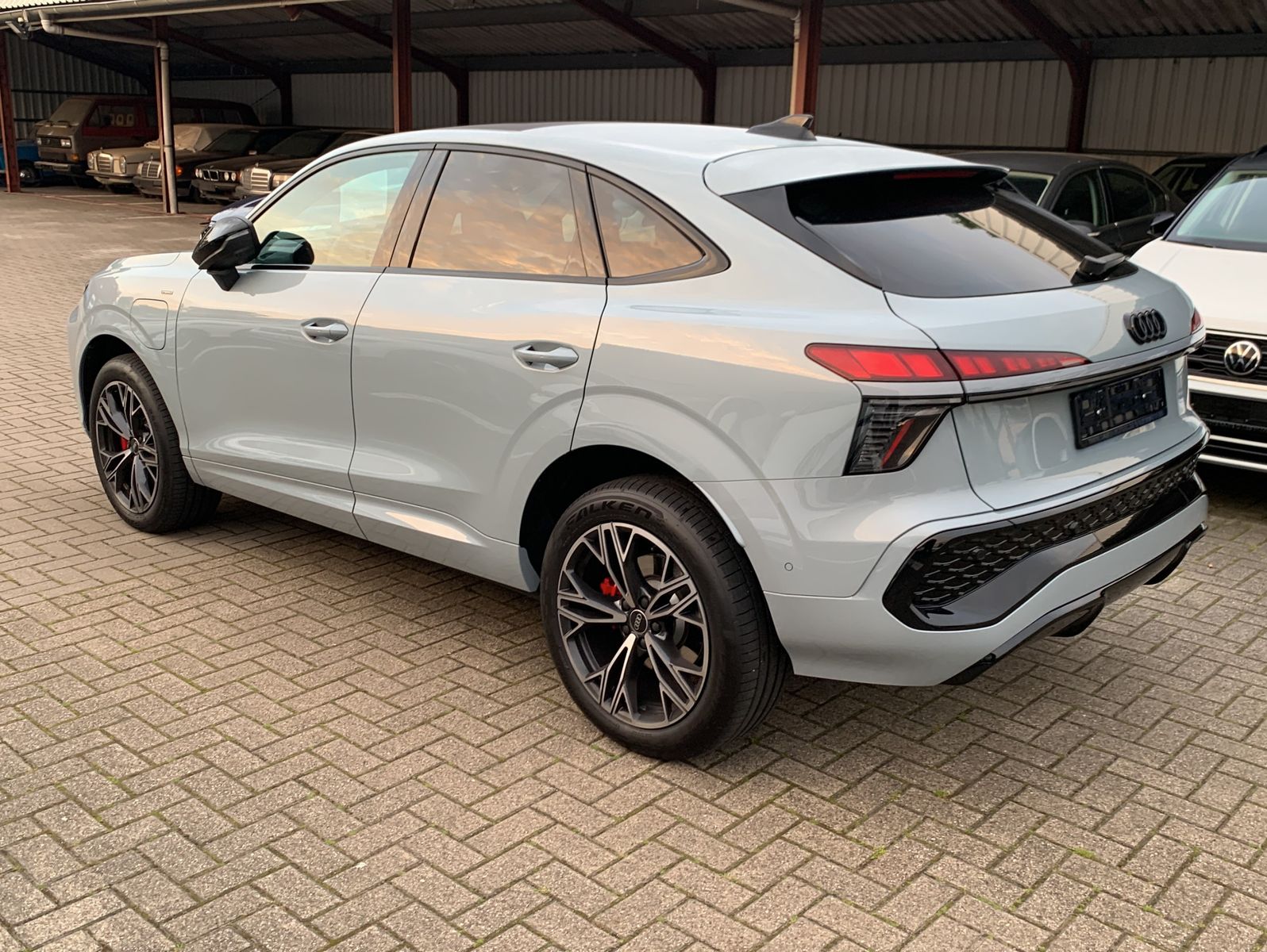 Audi Q3 Sportbacke-Hybrid S Line Tech Pro Memo foto 4