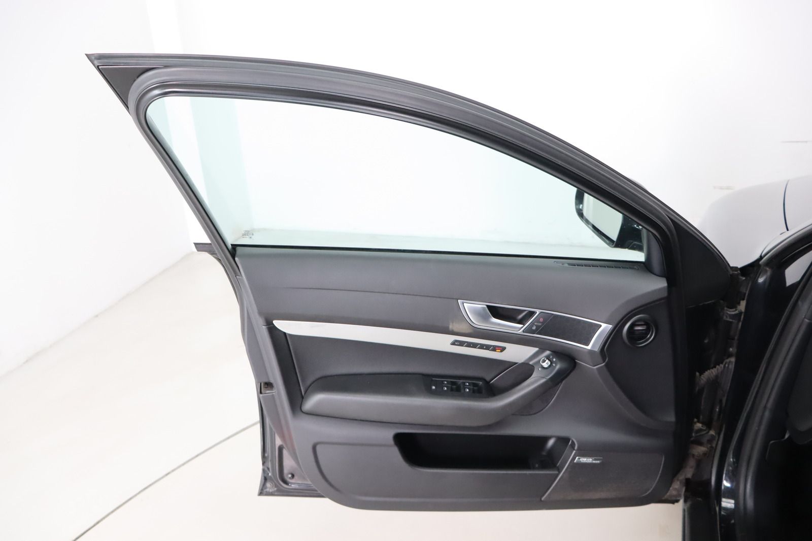 Fahrzeugabbildung Audi A6 3.0 TDI quattro Avant S-line * Navi * Memory