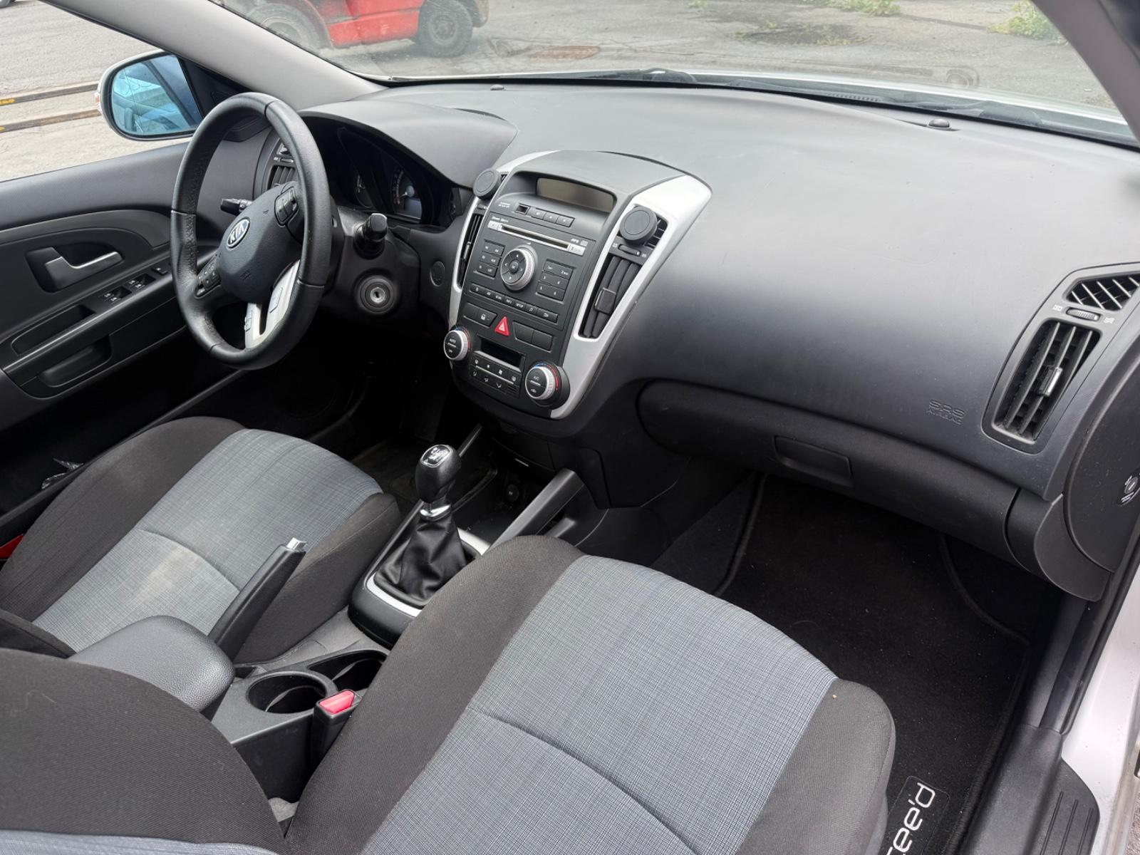 Kia cee'd 2012 — photo 6