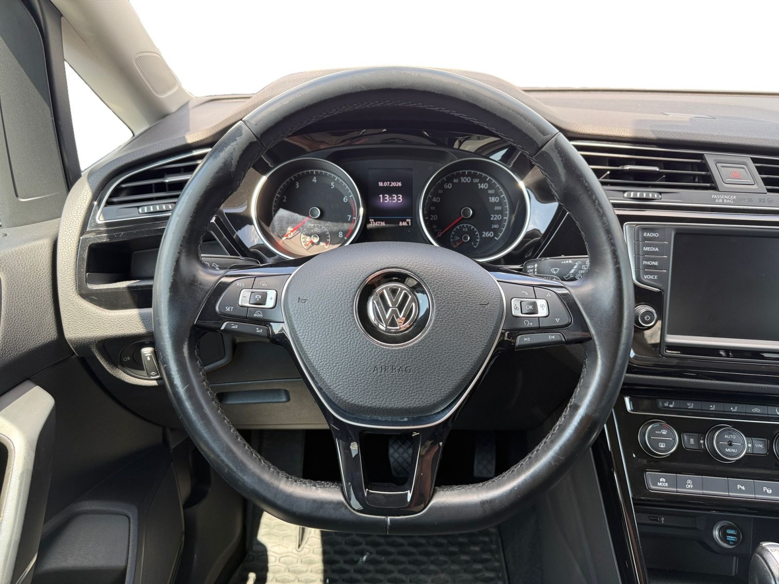 Fahrzeugabbildung Volkswagen Touran 1.4 TSI Highline R-LINE KAMERA ACC