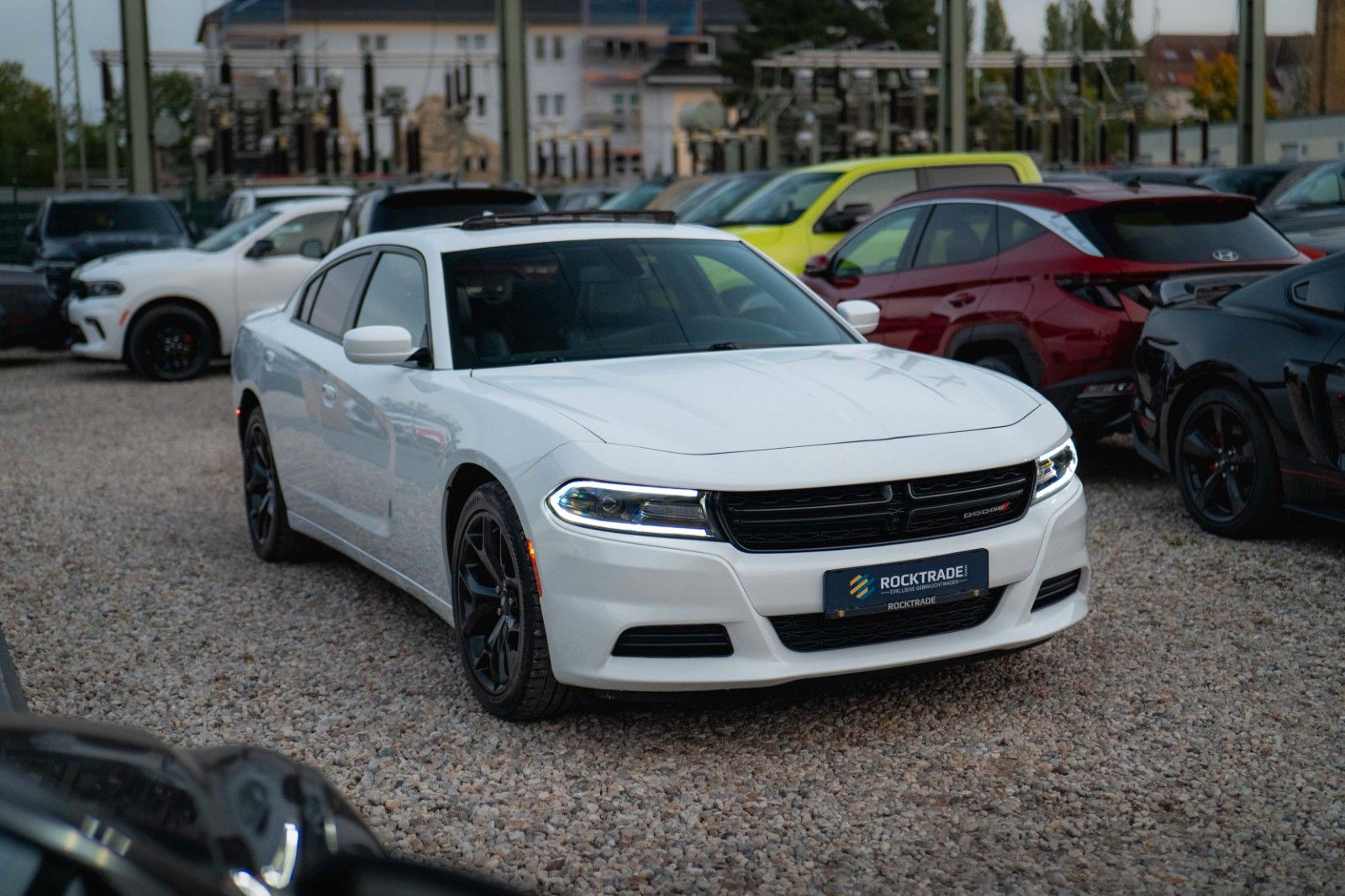 Fahrzeugabbildung Dodge Charger 3.6 Night-Paket | LED | Unfallfrei | 20'
