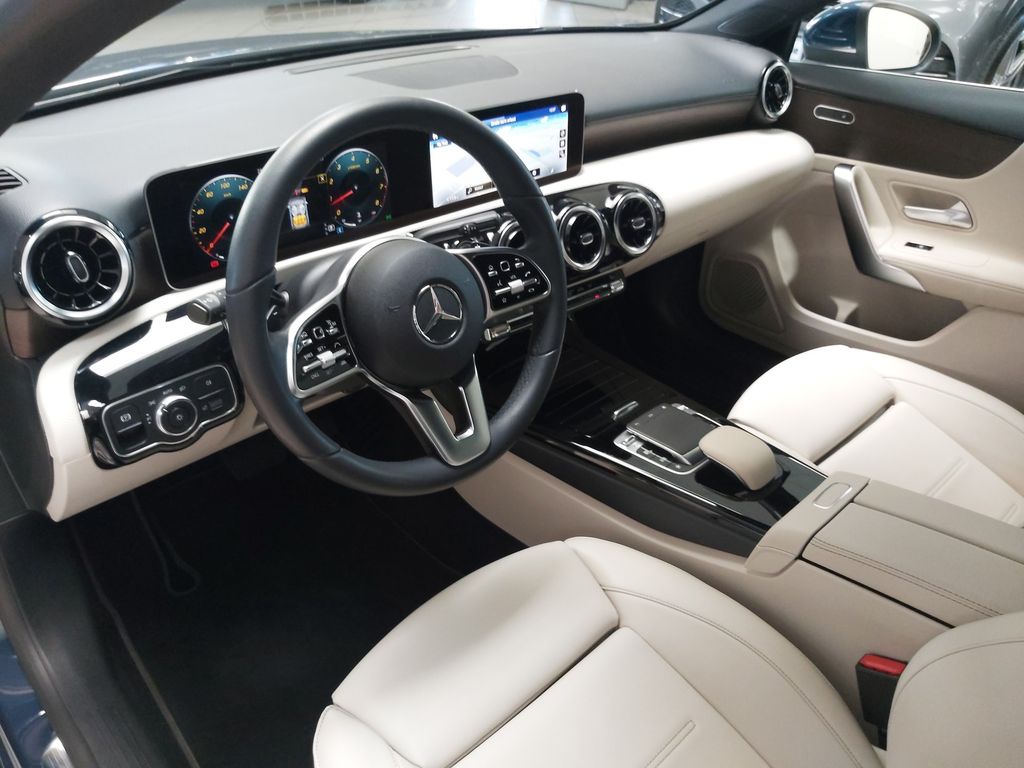 Mercedes-Benz A 220 4M DISTR. LEDER Progressive Multibeam