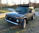 Lada Niva Taiga - graue Lada Niva