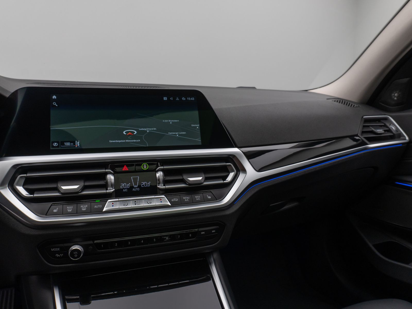 Fahrzeugabbildung BMW 320d xD  Sport Line Panorama DAB H/K Stop&Go AHK
