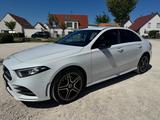 Mercedes-Benz A 250 e Limousine + Junge-Sterne-Garantie - Mercedes-Benz 250: 250s
