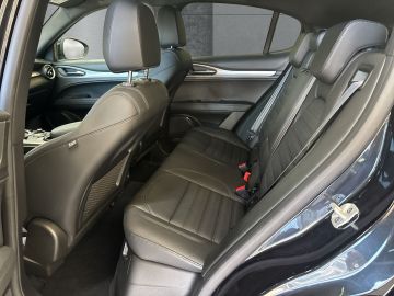 Alfa-Romeo Stelvio - 9