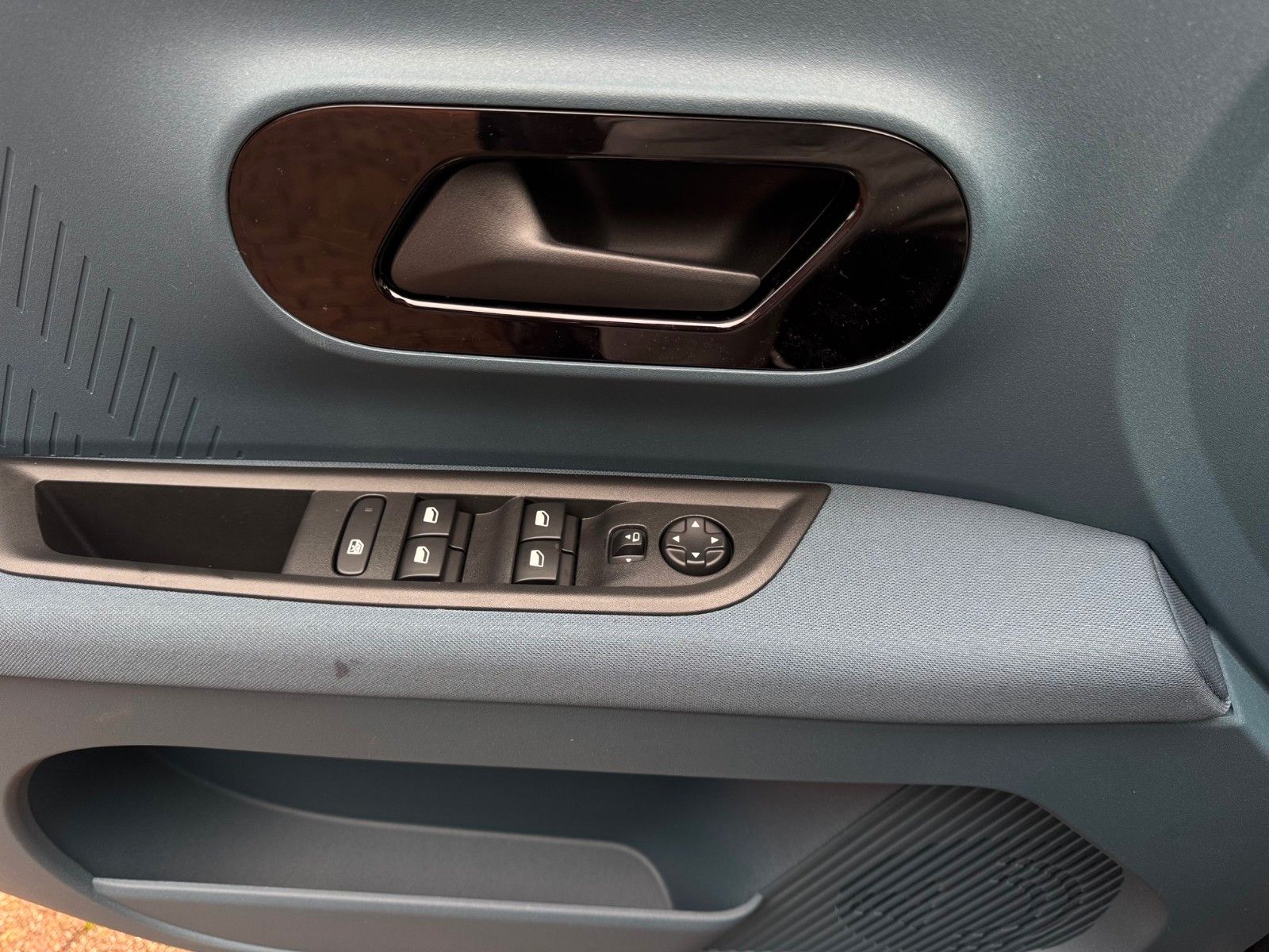 Fahrzeugabbildung Fiat Grande Panda 1.2 La Prima Navi Sitzheizung