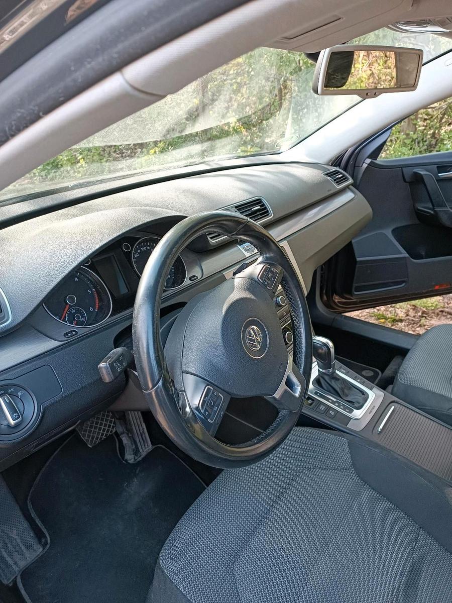 Volkswagen Passat 2012 — photo 13