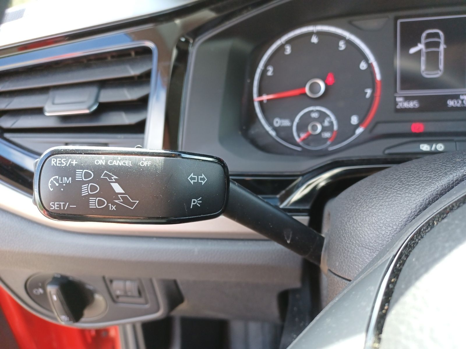 Fahrzeugabbildung Volkswagen Polo Comfortline Climatronic PDC SH App Connect
