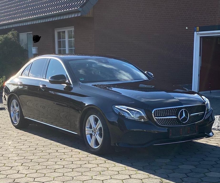 Image of Mercedes-Benz E 200