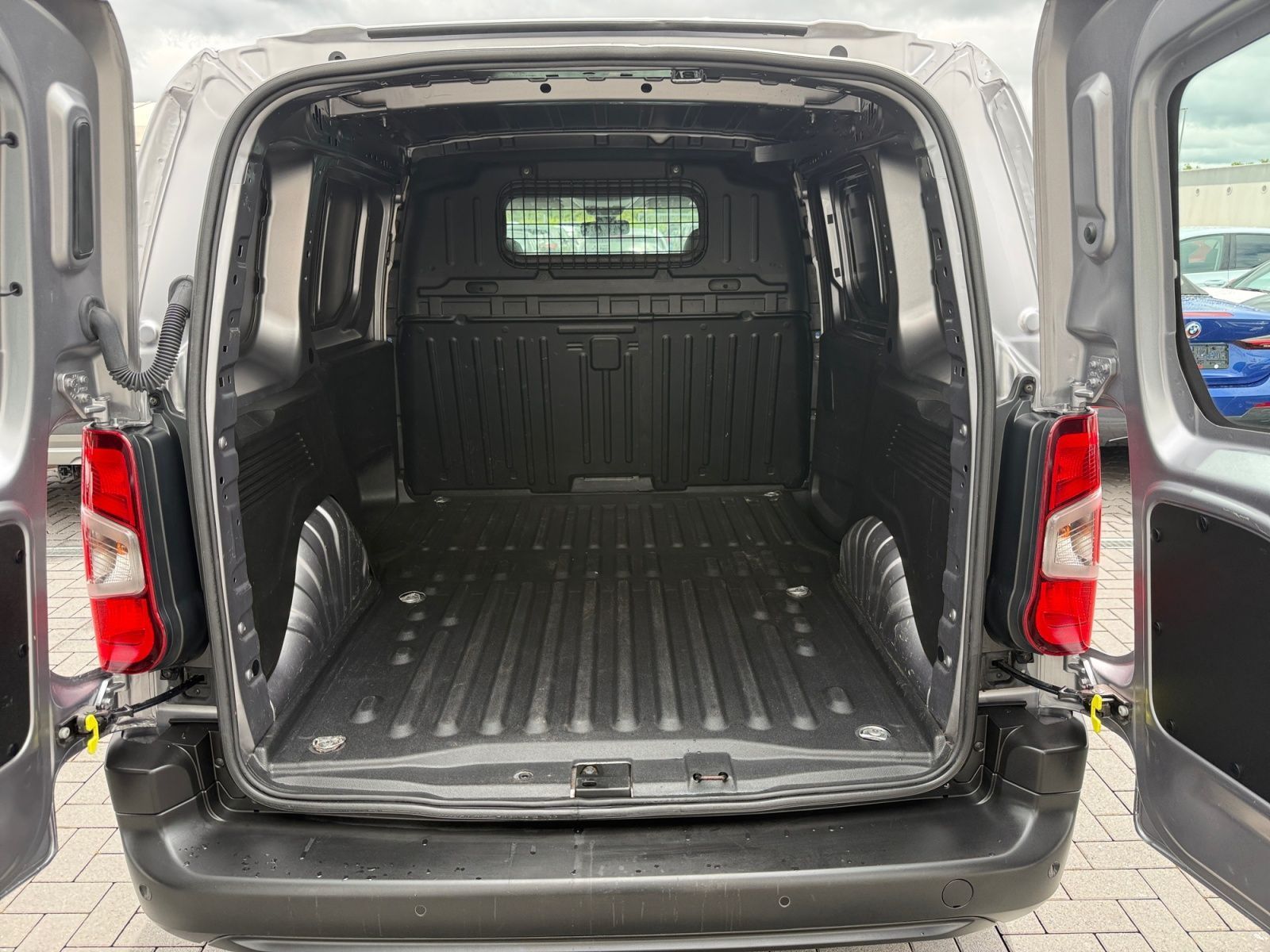 Fahrzeugabbildung Opel Combo Life 1,2 Dir. Inj. Turbo L Edition