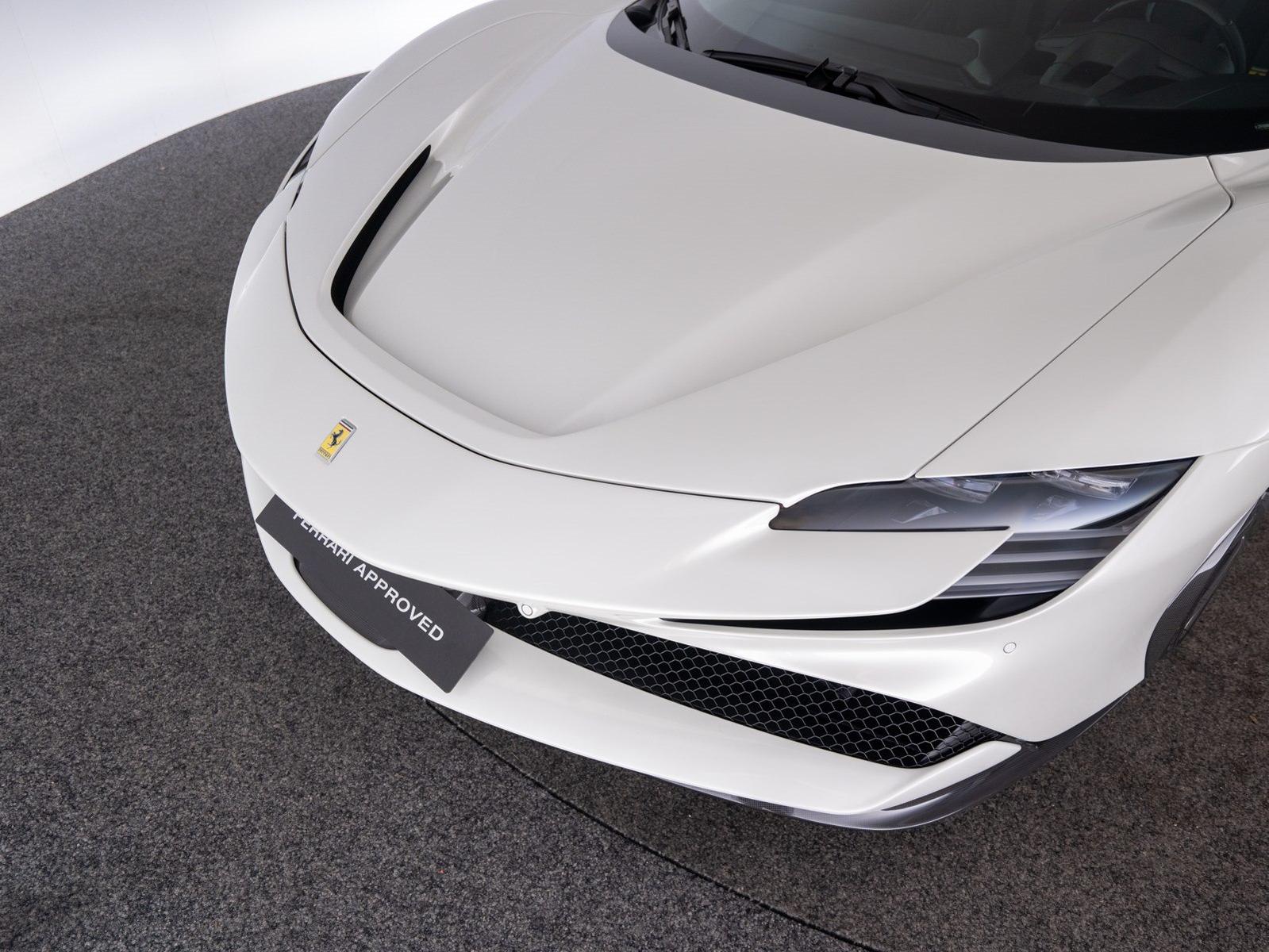 Ferrari SF90 Stradale ASSETTO FIORANO