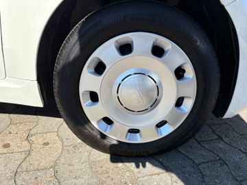 Fahrzeugabbildung Fiat 500 Mild Hybrid Klima Temp UConnect uvm.