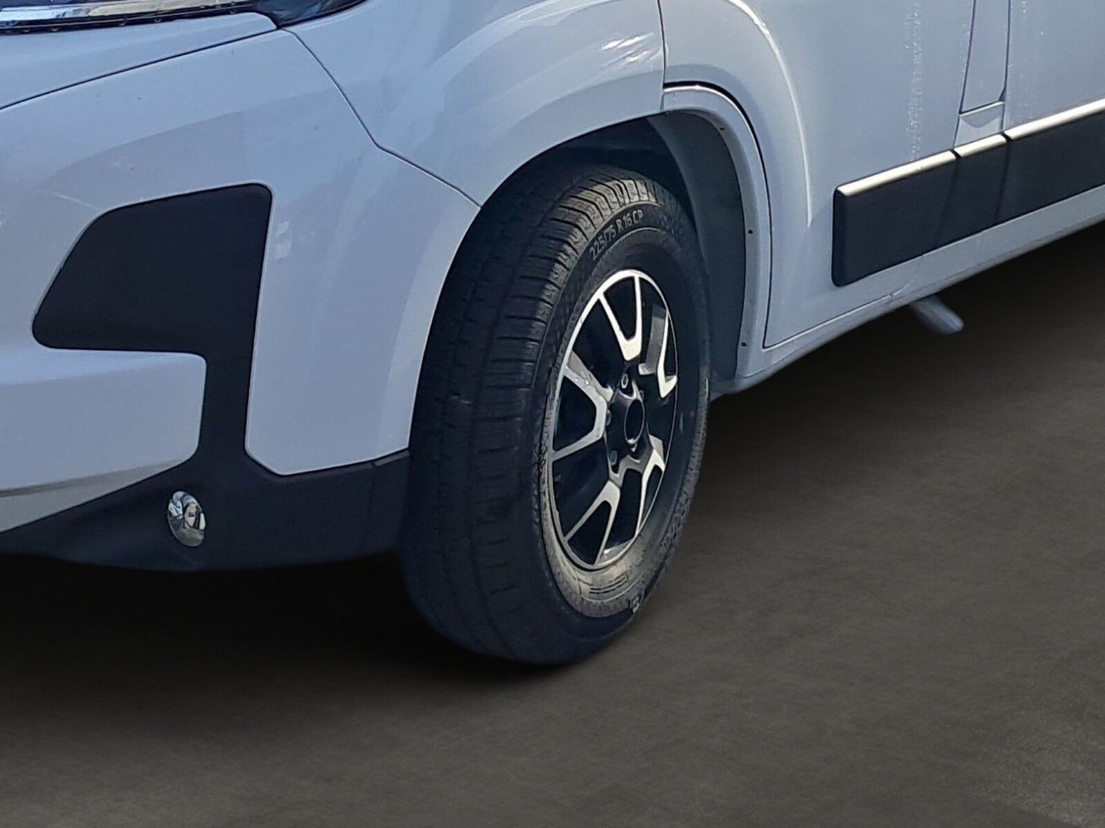 Fahrzeugabbildung Pössl Summit Shine 600 RS Plus Citroen 140 PS 25er Mod