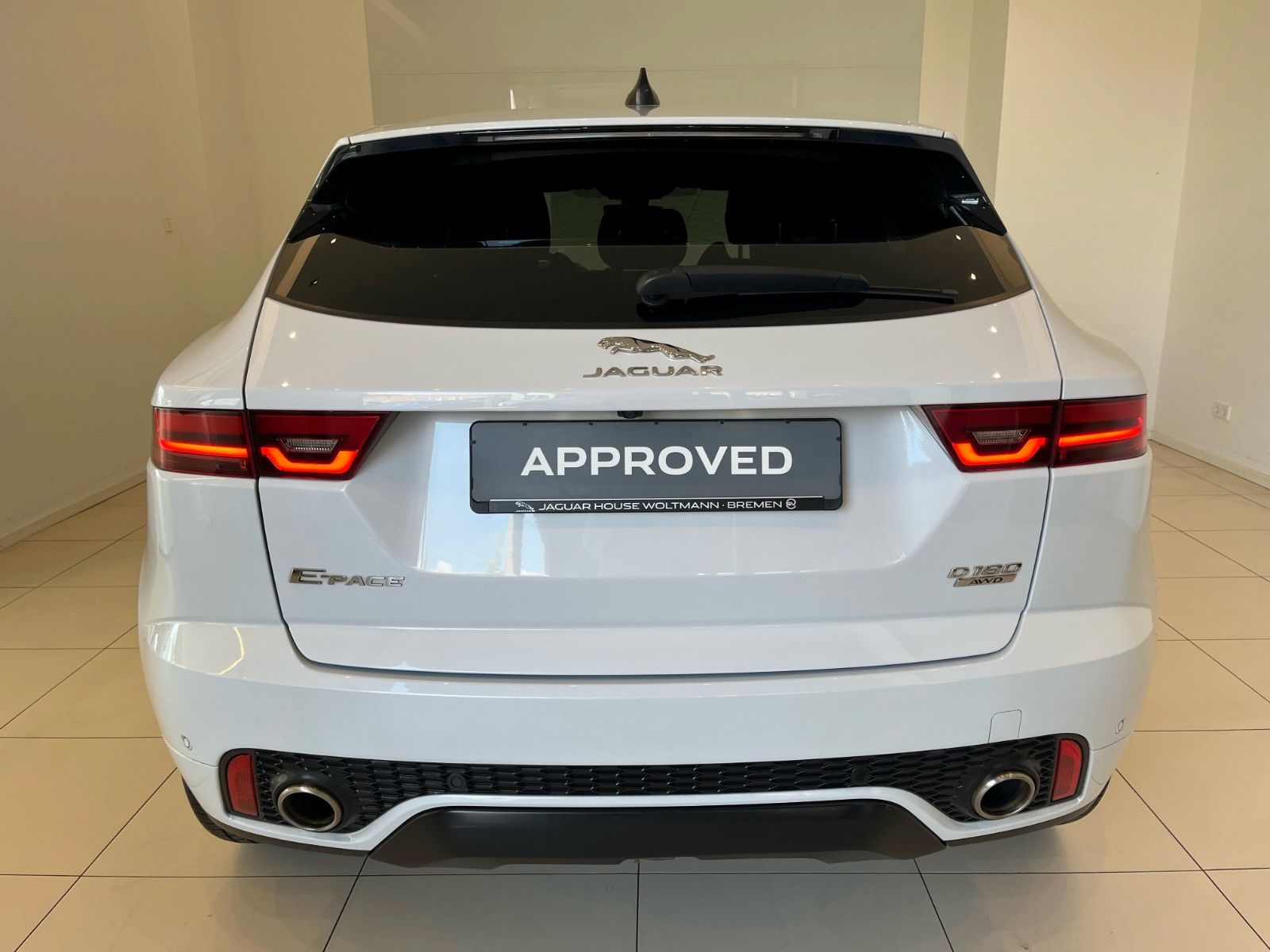 Fahrzeugabbildung Jaguar E-Pace D180 Chequered Flag Panoramadach & AHK