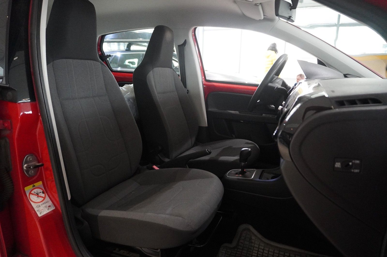 Fahrzeugabbildung Volkswagen up! 1.0 MOVE 5-TÜR AUTOMATIK KLIMA/AUX/CD