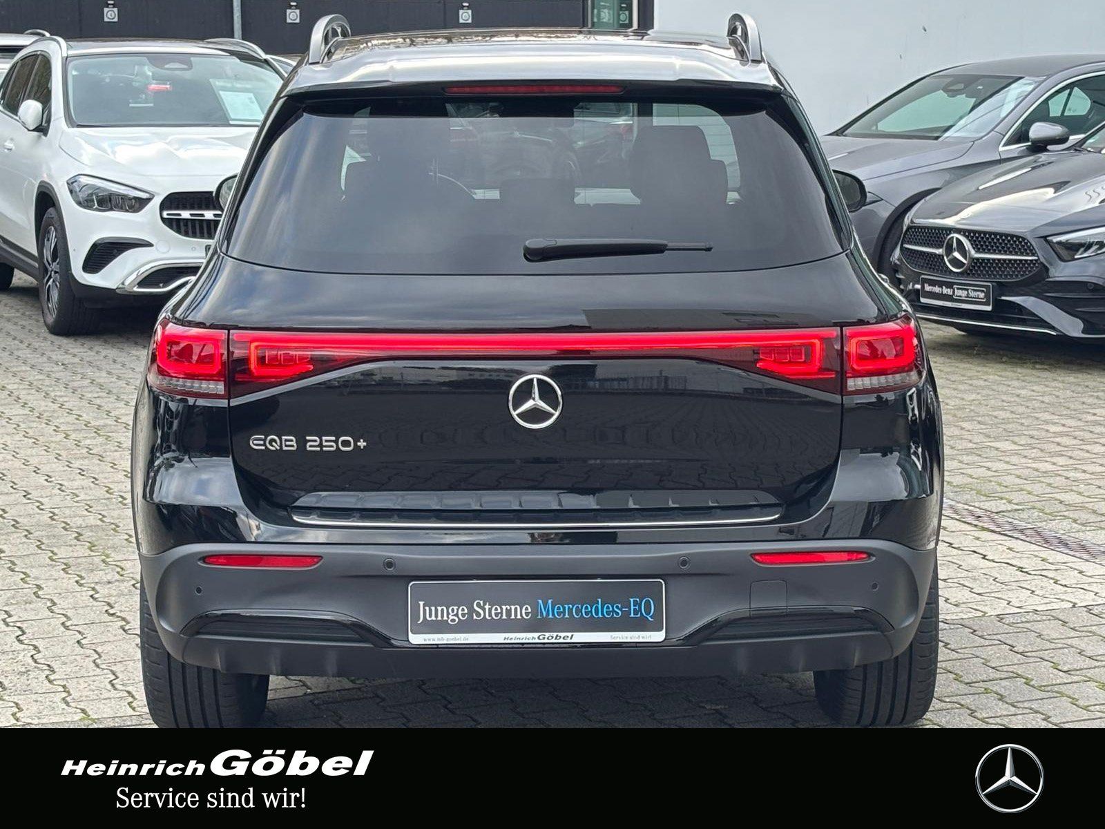 Fahrzeugabbildung Mercedes-Benz EQB 250+ AMG*PANO*HUD*KAMERA*AMBIENTEBELEUCHTUNG