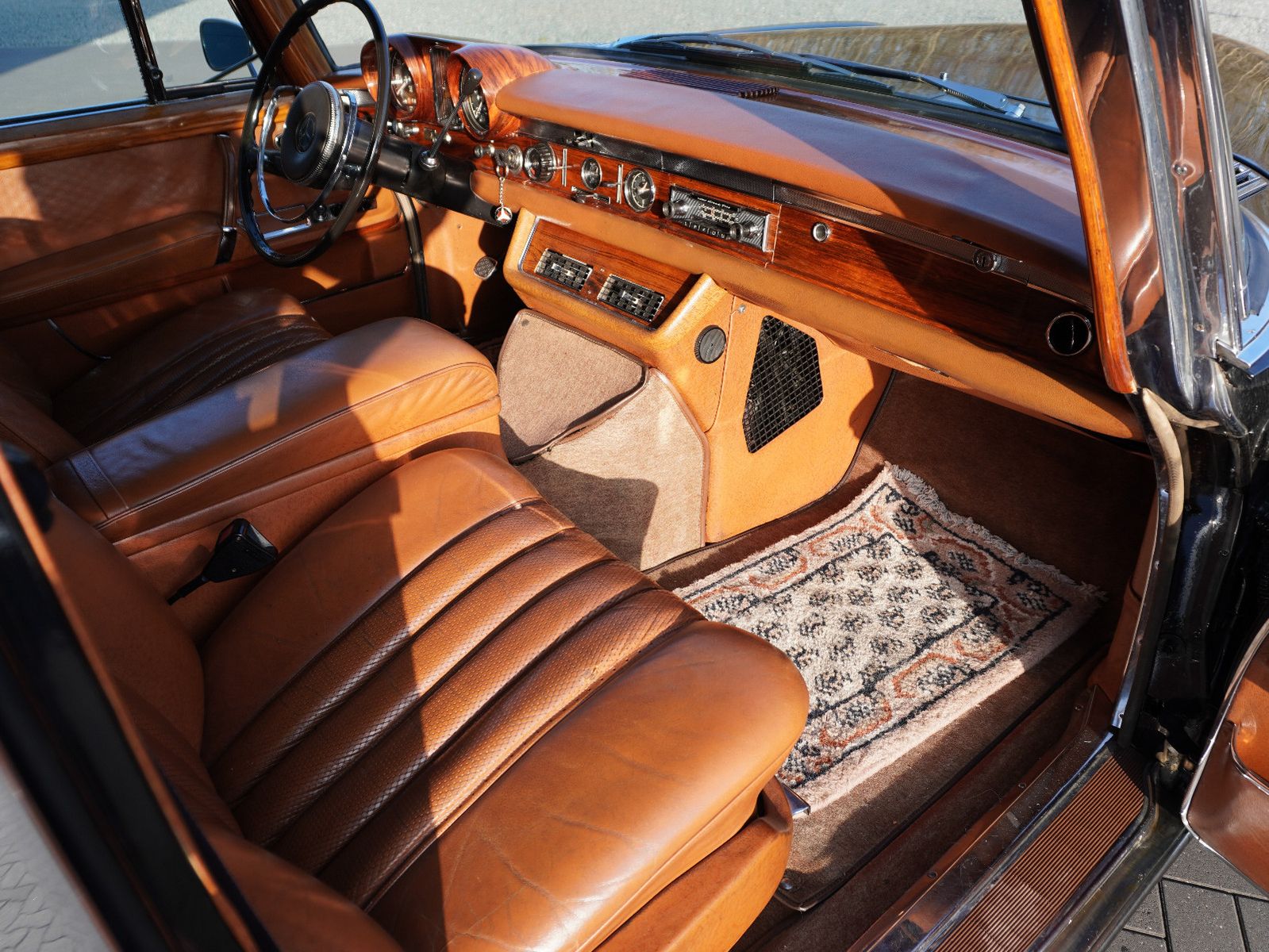 Fahrzeugabbildung Mercedes-Benz 600