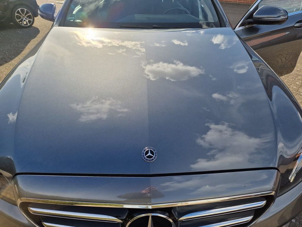 Image of Mercedes-Benz E 220