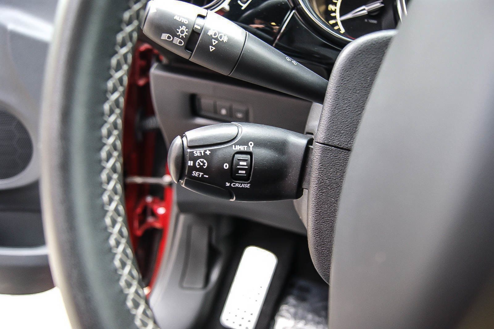 Fahrzeugabbildung Andere DS 3 SportChic Automatik LED VISION STYLE-PAKET