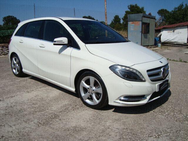 Mercedes-Benz B 180