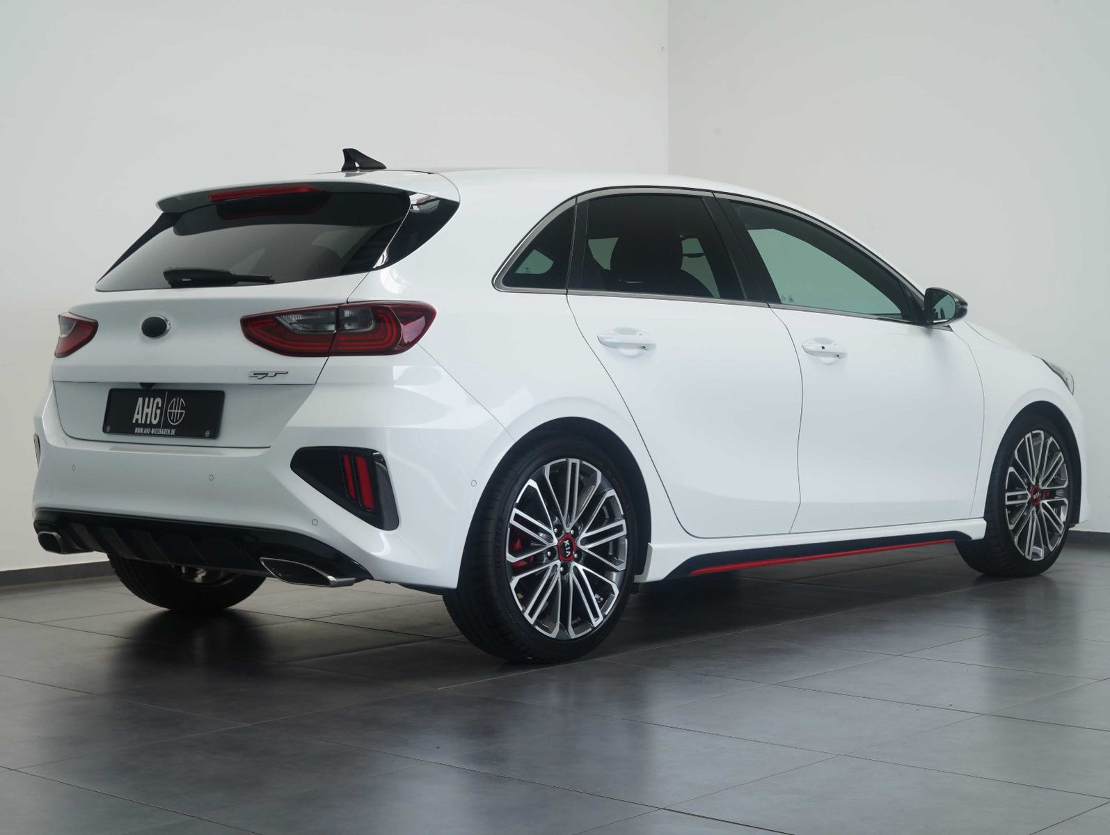 Fahrzeugabbildung Kia cee'd / Ceed 1.6T-GDI GT LED/NAVI/ACC/AHK/PANO