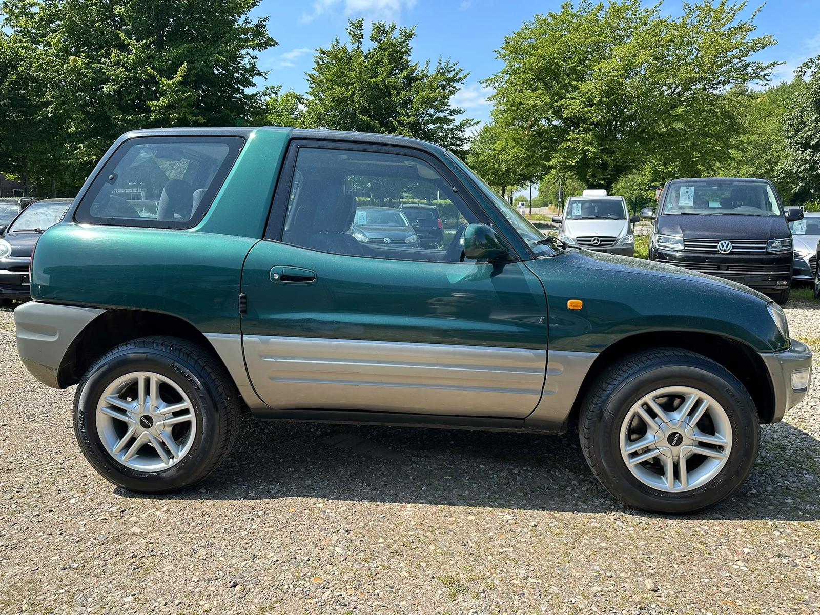 Toyota RAV4 Automatik 4x4* AHK* Klima* 