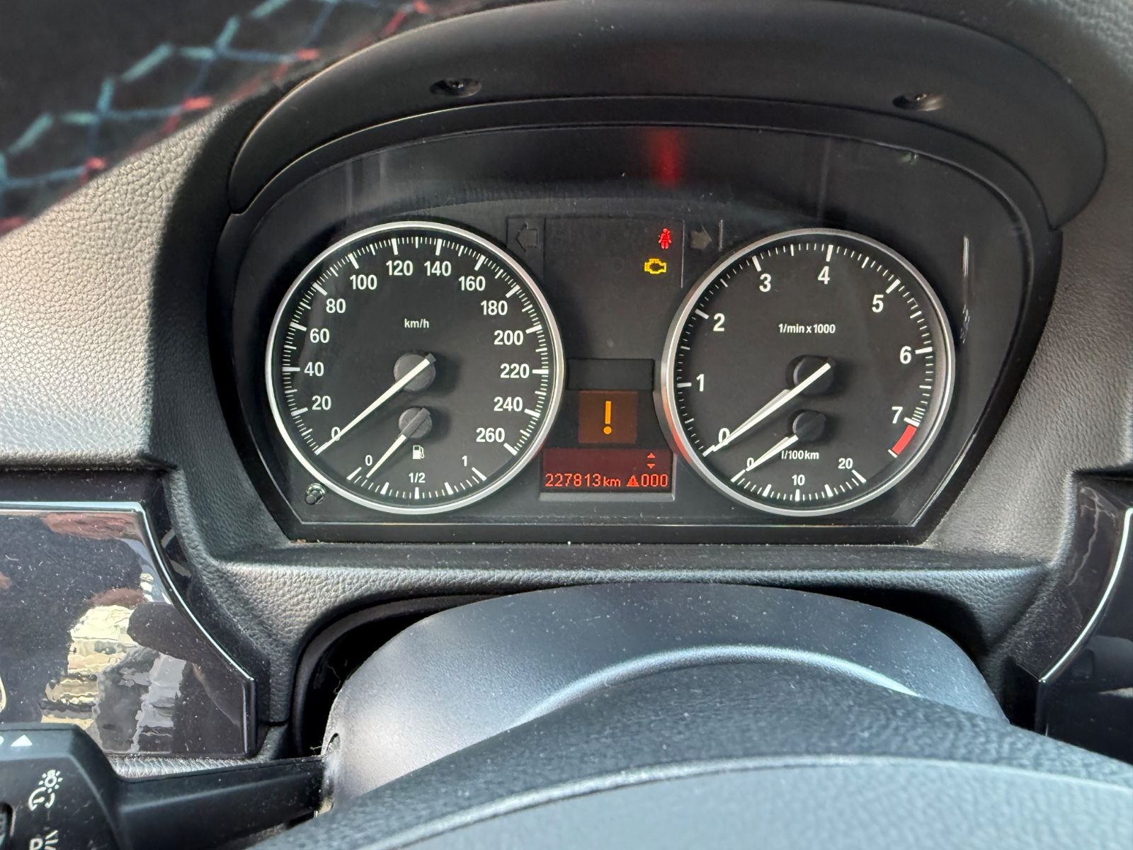 Fahrzeugabbildung BMW 325 i Touring PANO KLIMAAUTO XENON WINTERRÄDER