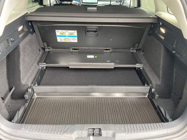 Fahrzeugabbildung Ford Focus Turnier Active X Autom., NAVI+RFK*PDC*LED